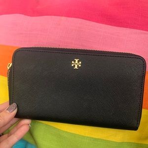 Tory Burch wallet